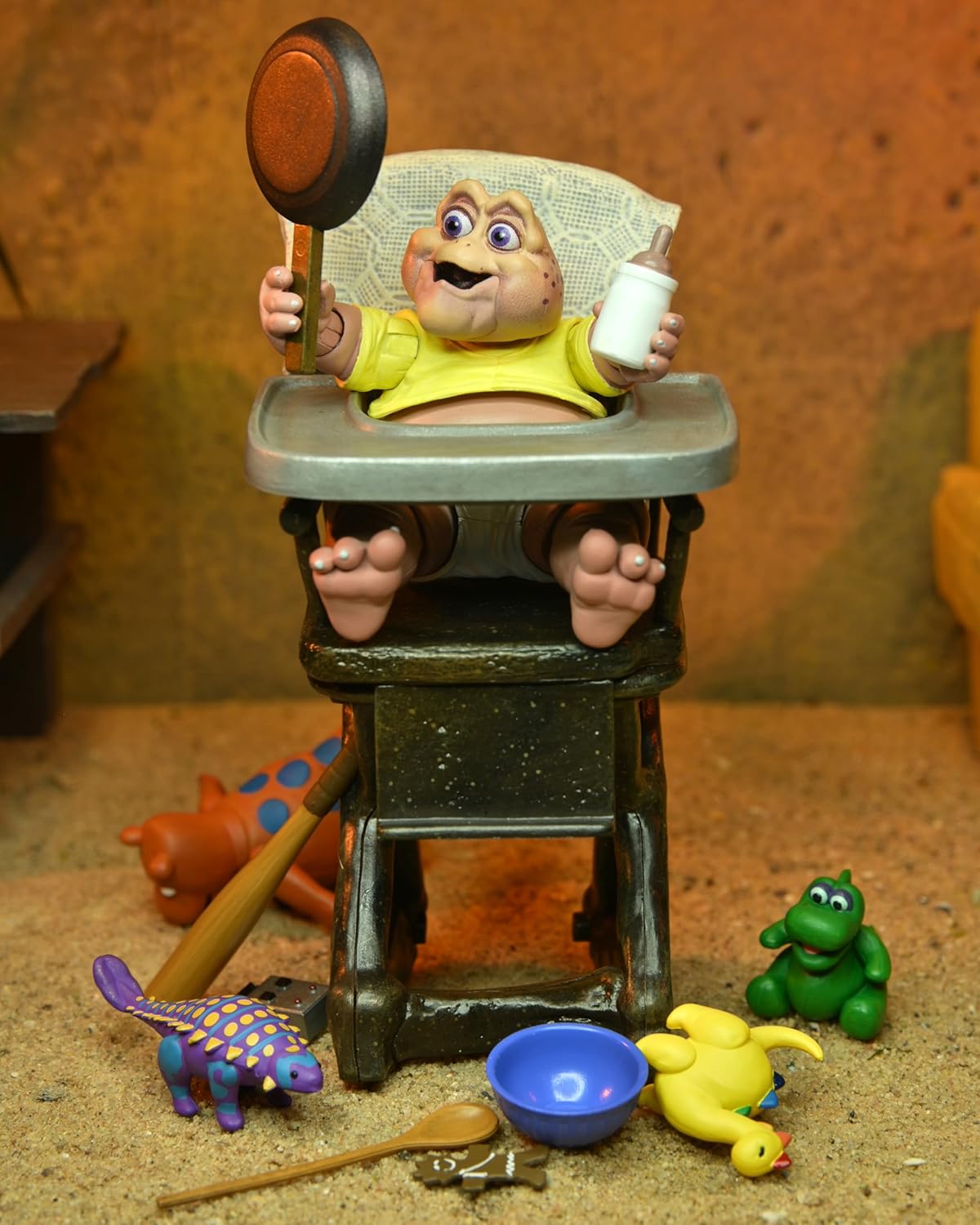 Figura NECA Ultimate Baby Sinclair - Comics Store Colombia